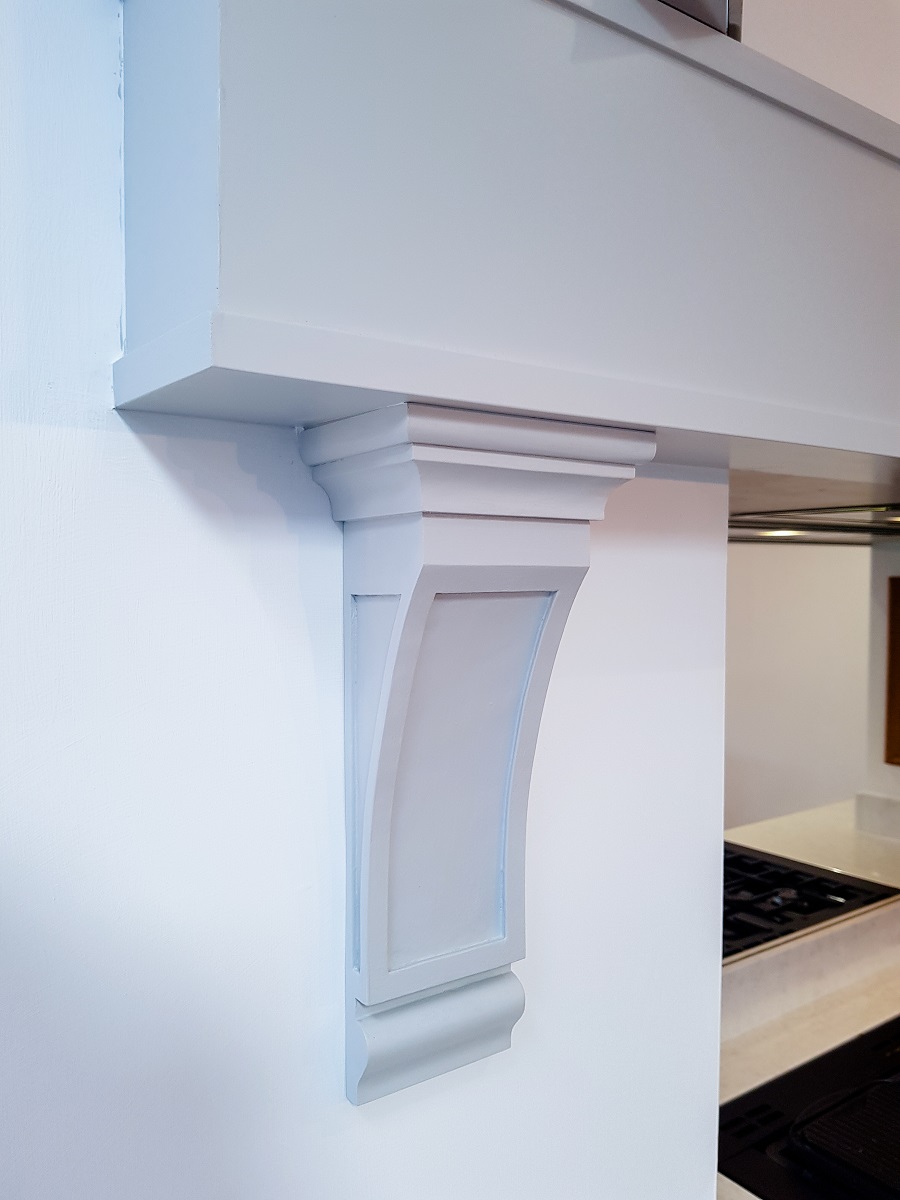 Latta/detail corbel sprayed to match mantel inframe kitchen